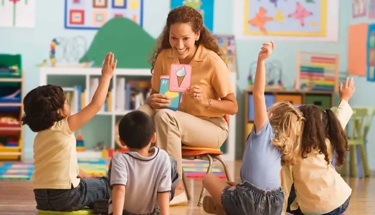 2025 Yılında 2 Yıllık Okul Öncesi Öğretmenliği Maaşları: Anasınıfı Öğretmenleri Ne Kadar Kazanıyor?