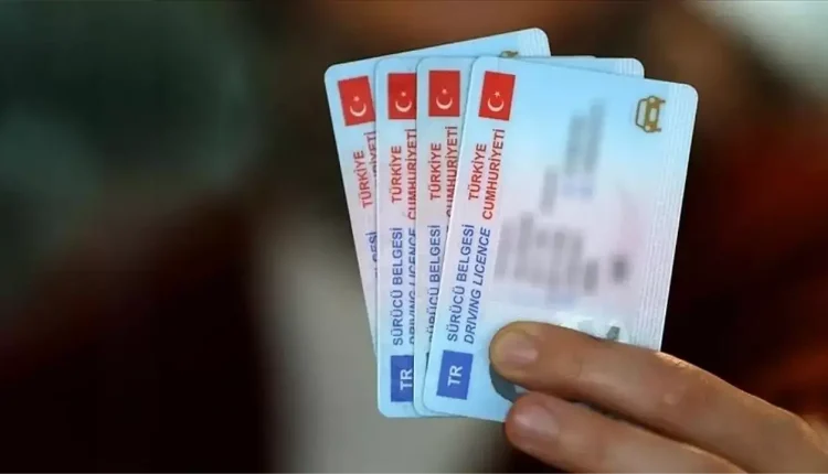 Ehliyet yenileme randevusu nasıl alınır? EHLİYET YENİLEME SON GÜN NE ZAMAN? 2025'te ehliyet yenileme ücreti ne kadar? Ehliyet yenileme randevusu nasıl alınır, hangi belgeler gerekiyor?