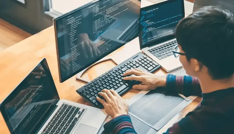 Front End Developer Maaşları 2025: Türkiye'de Yazılımcı Maaşları Ne Kadar?