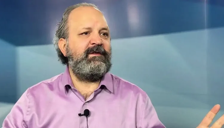 Pınar Kür'ün Oğlu Emrah Kolukısa Kimdir?