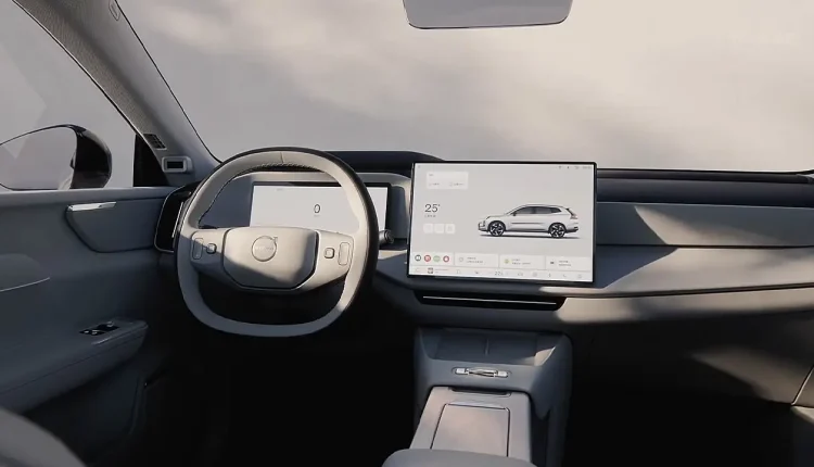 Volvo XC70 2025 Tanıtıldı: 1.200 KM Menzilli Hibrit Canavar Sahnede!