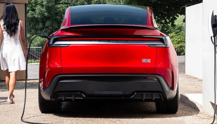 Tesla Model Y Performance Resmen Sahneye Çıktı: Türkiye Fiyatı Dudak Uçuklattı!