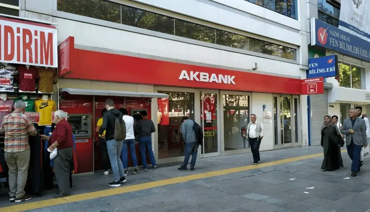 Akbank'tan Adeta Bir Finansal Şölen: 5.000 TL'den 100.000 TL'ye İhtiyaç Kredisi Fırtınası!