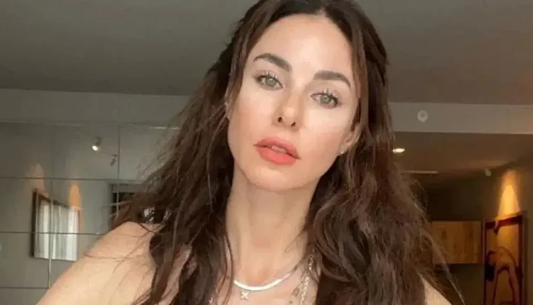 Defne Samyeli Kimdir? Kaç Yaşında? İşte Hayatı ve Kariyeri