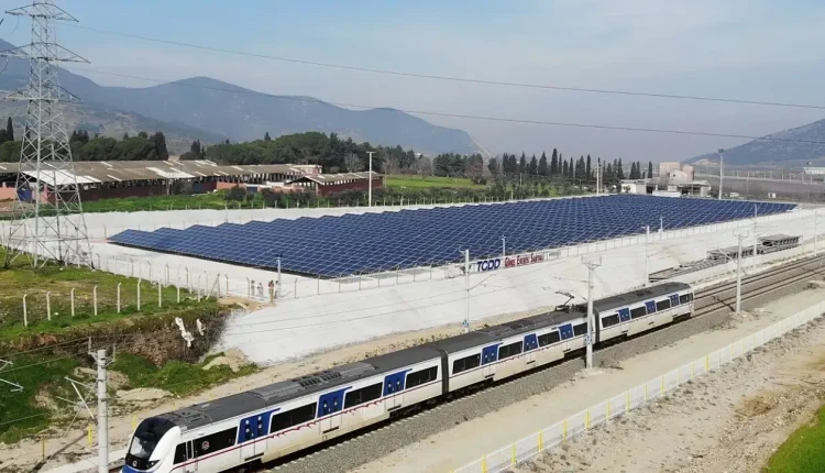 Demiryollarında Güneş Enerjisi Dönemi: Sürdürülebilir Ulaşım İçin Yeni Adım!