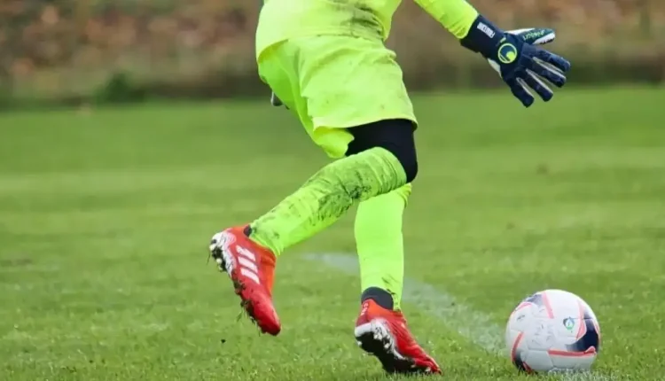 Kaleci topu elinde kaç saniye tutabilir? 8 saniye kuralı nedir, futbolda 8 saniye kuralı ne demek?