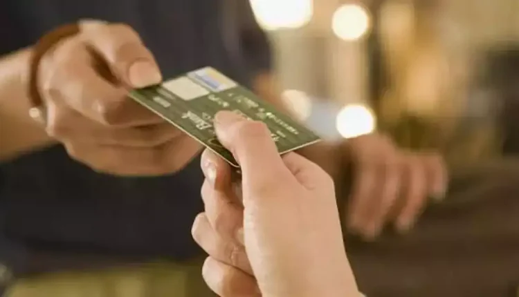Kartla Alışveriş Yapanlar Dikkat! Dikkatsizlik Varlığınızı Tehdit Ediyor!