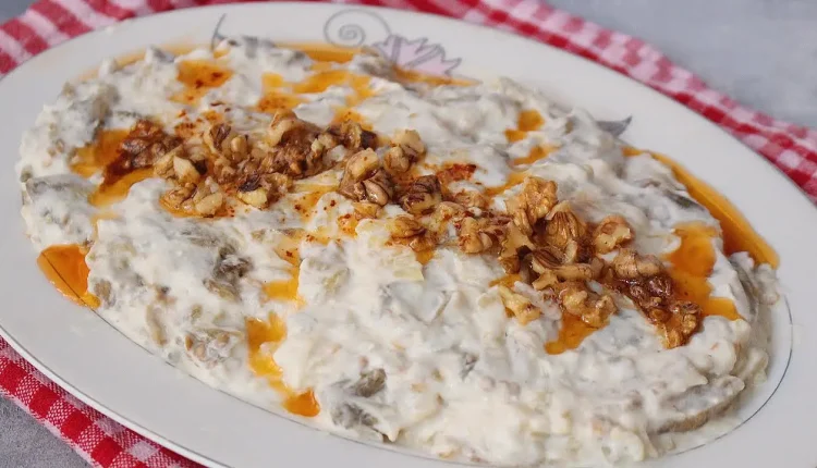 Mütebbel Tarifi: Közlenmiş Patlıcanın Tahin ve Yoğurtla Buluşması