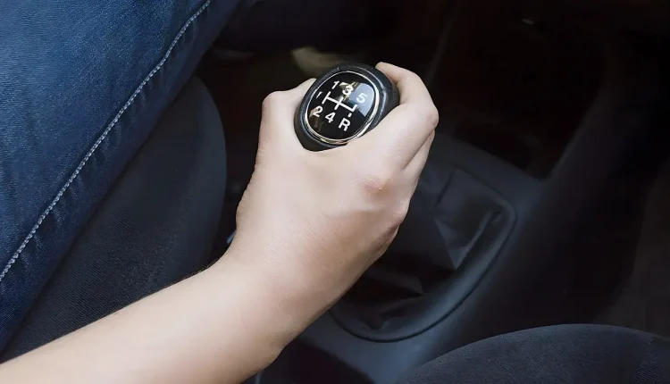 Otomatik Vites Otomobiller Piyasayı Ele Geçirirken, Manuel Vitesin Direnişi: Bu İnat Neden?