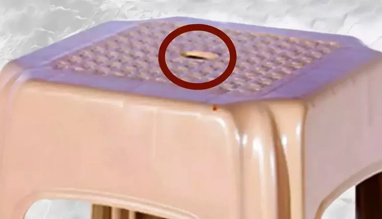 Taburedeki delik bu yüzden varmış! Kimse tahmin edemezdi